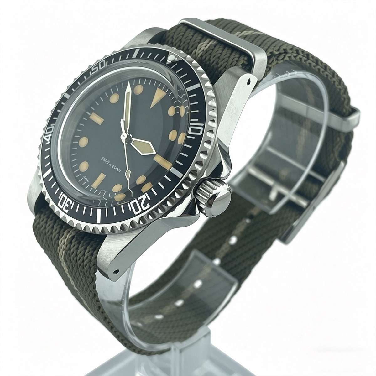 39.5mm Diver Retro Watch No Ca - Tropic Strap Vintage review and price